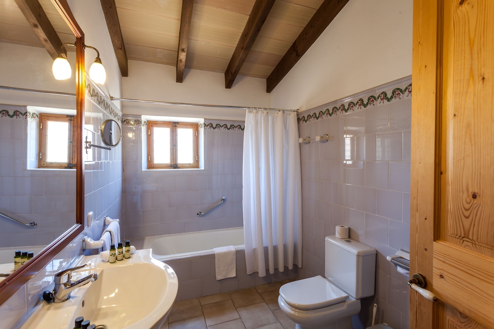 Finca Hotel Can Estades 18/63