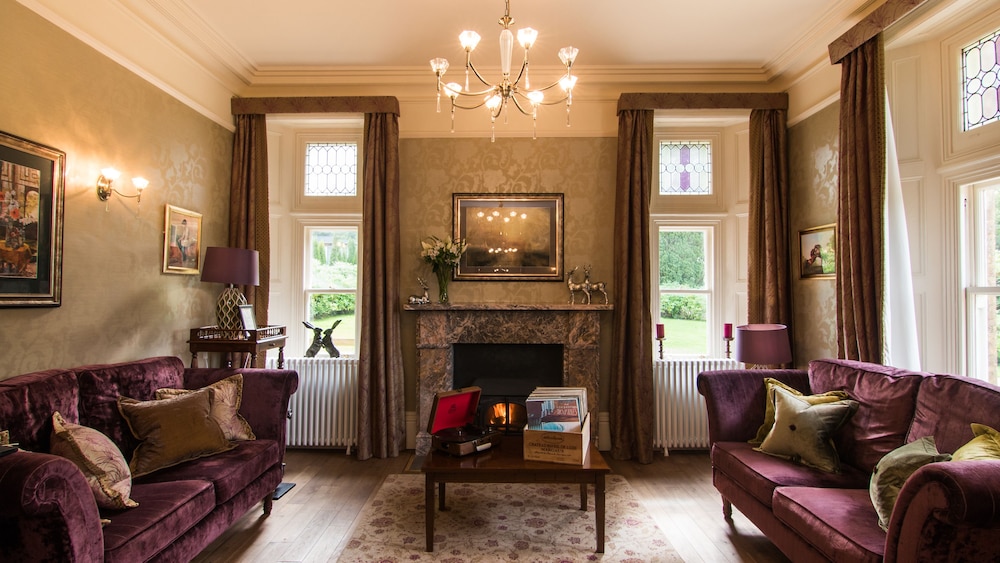 Kentisbury Grange 52/73