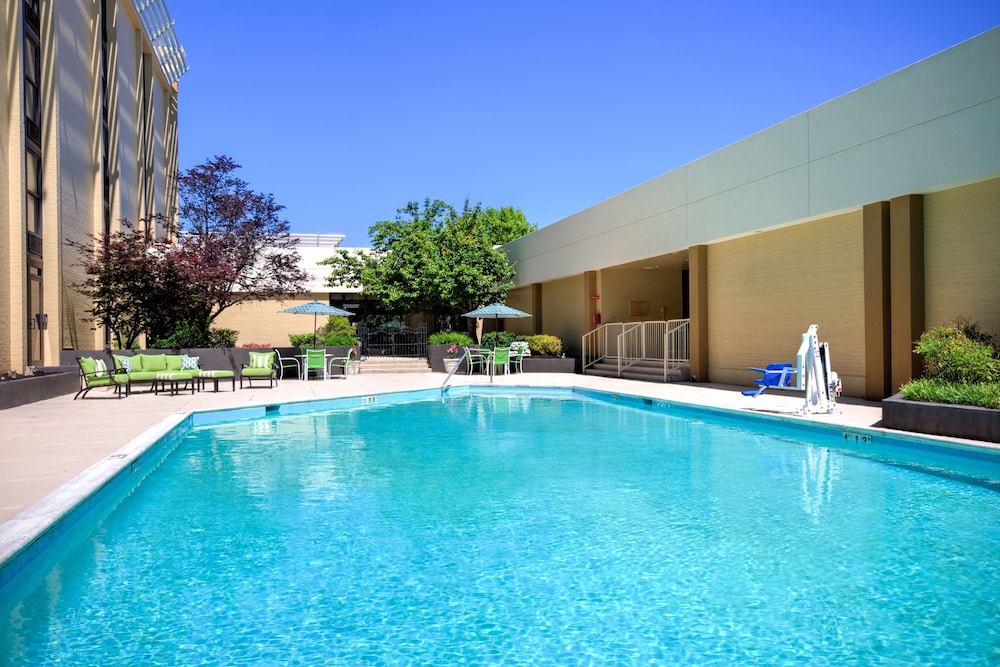 Holiday Inn Roanoke Tanglewood Rt 419 I581 1/62