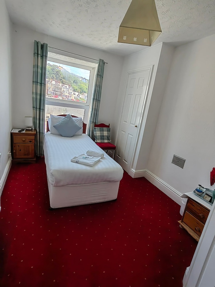 Cardigan Bay Guest House 8/50