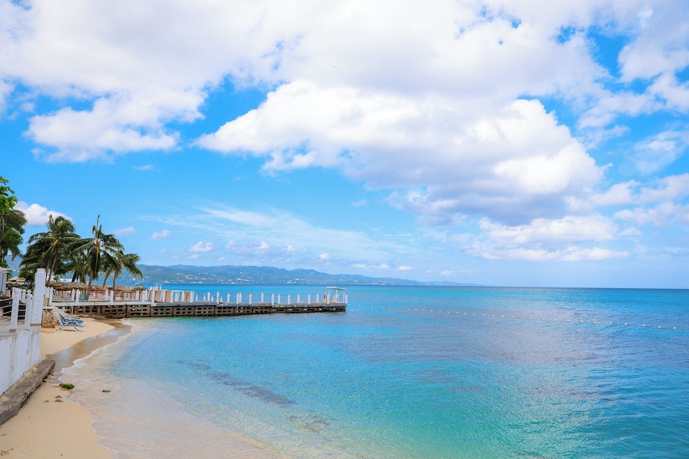 Grand Decameron Cornwall Beach, A Trademark All Inclusive 43/50
