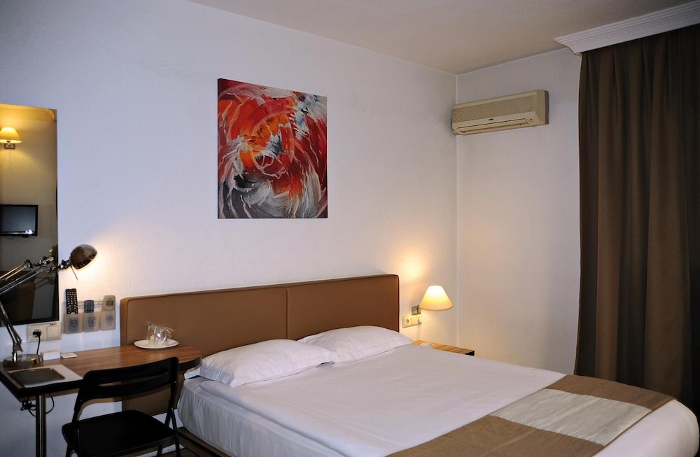 KARDES HOTEL 19/68