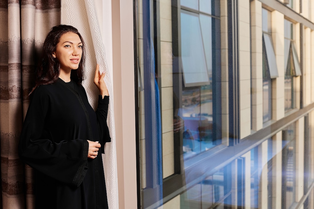 Staybridge Suites Dubai Al-Maktoum Airport 26/58