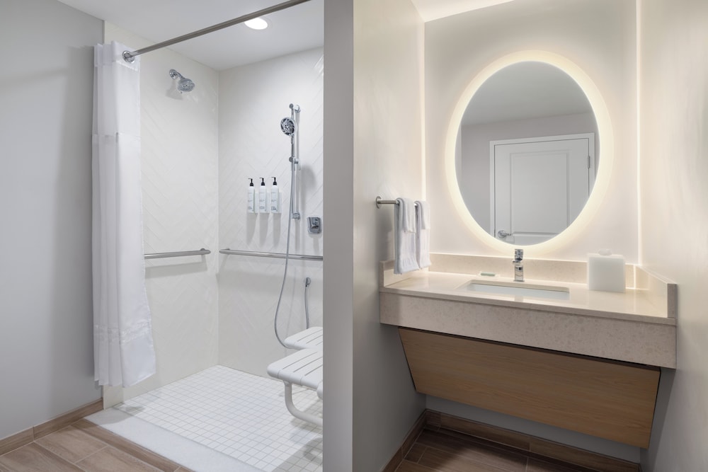 TownePlace Suites by Marriott Hickory 29/32