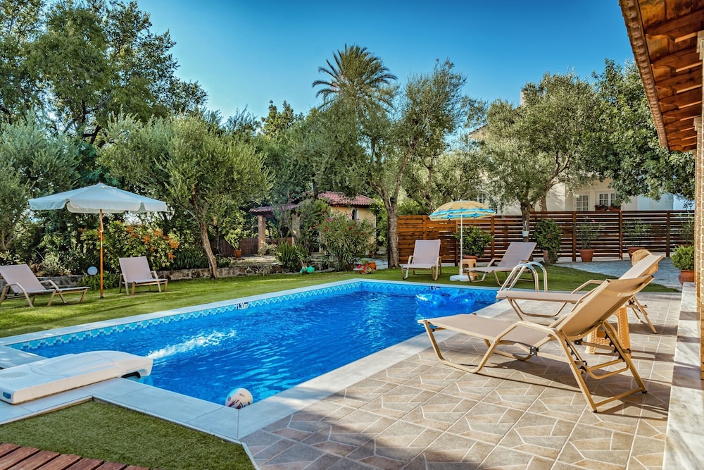 Villa Kardaris 53/57