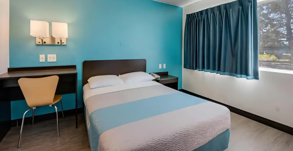 غرفة بسرير مزدوج لذوي الإعاقة، Motel6 Winnemucca, NV 2/2