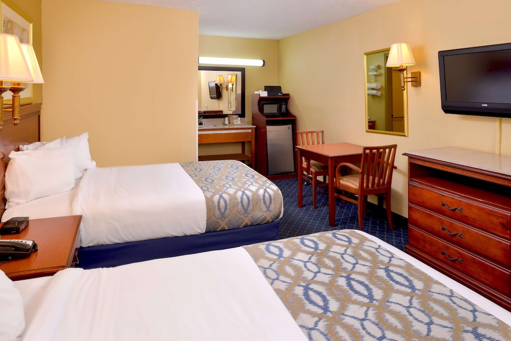 Americas Best Value Inn Monroeville 15/26