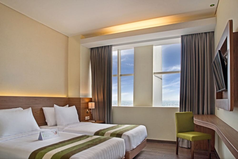Grand Whiz Poins Square Simatupang 19/53