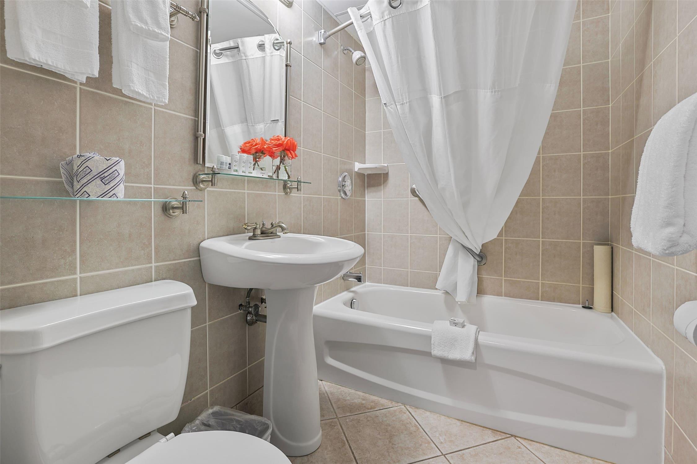 Ramada By Wyndham Jordan/Beacon Harbourside Resort 38/40