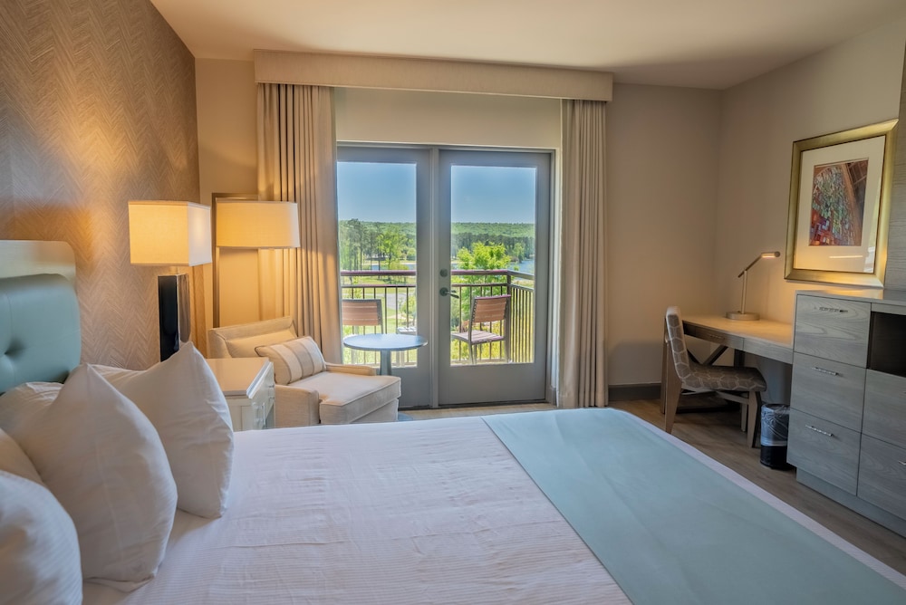 Spa, Lodge, King Bed, Lake Side