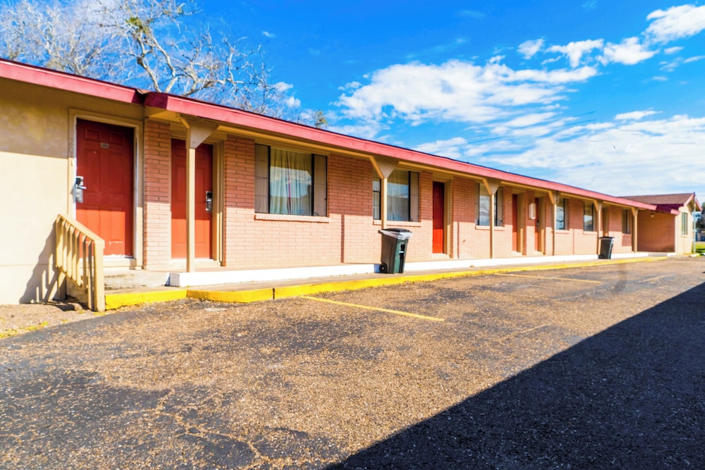 OYO Hotel Beeville US 181 55/64
