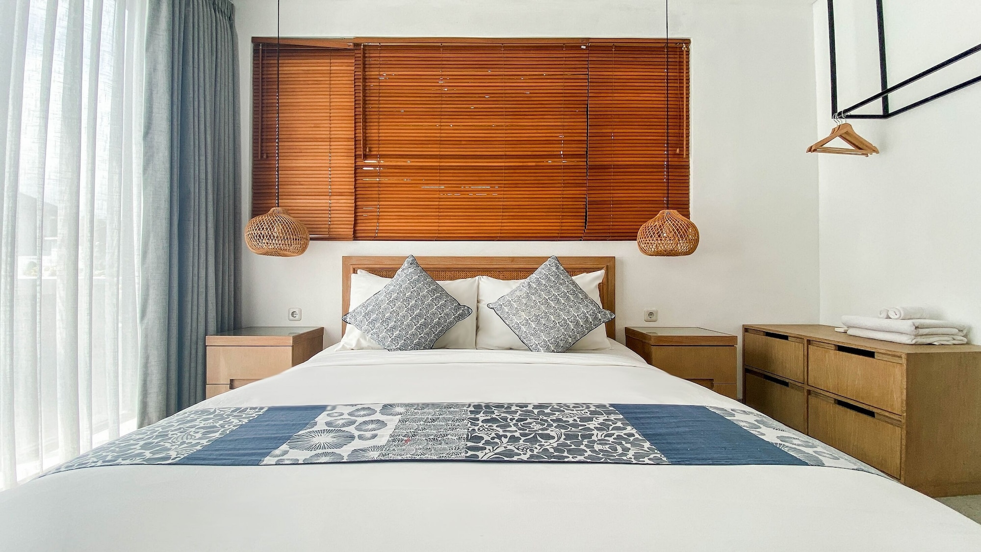 5 BEDROOMS, LUXURY, VILLA, POOL VIEW