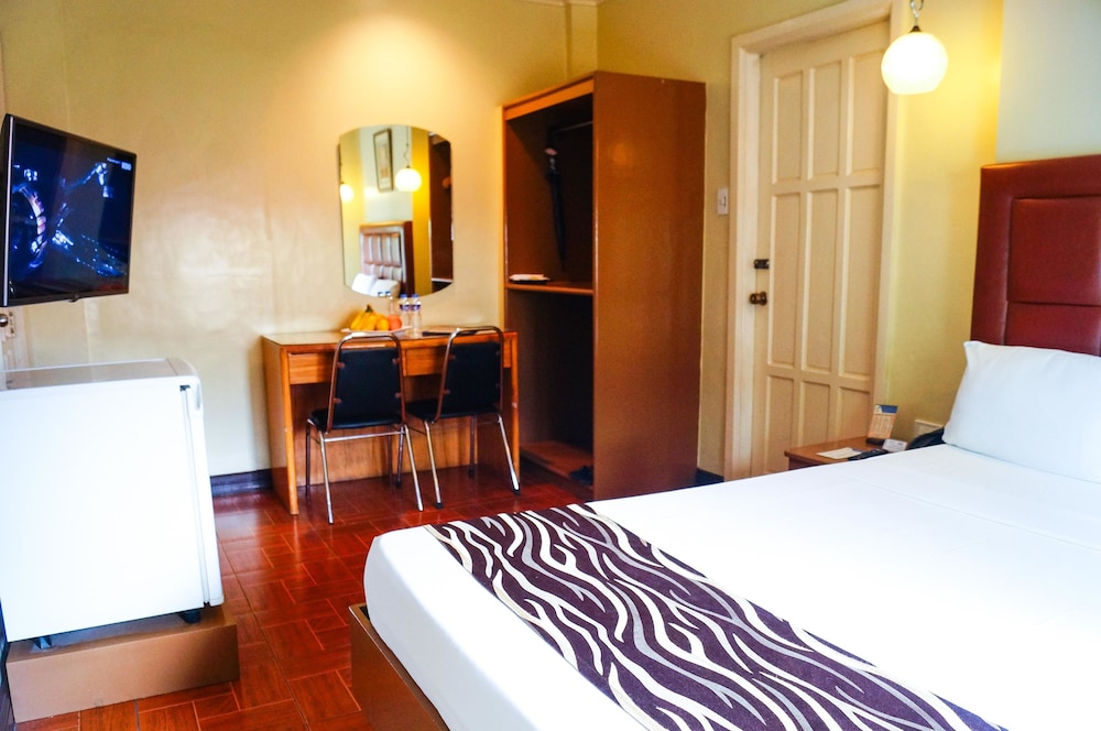 Hotel La Corona De Lipa 2/35
