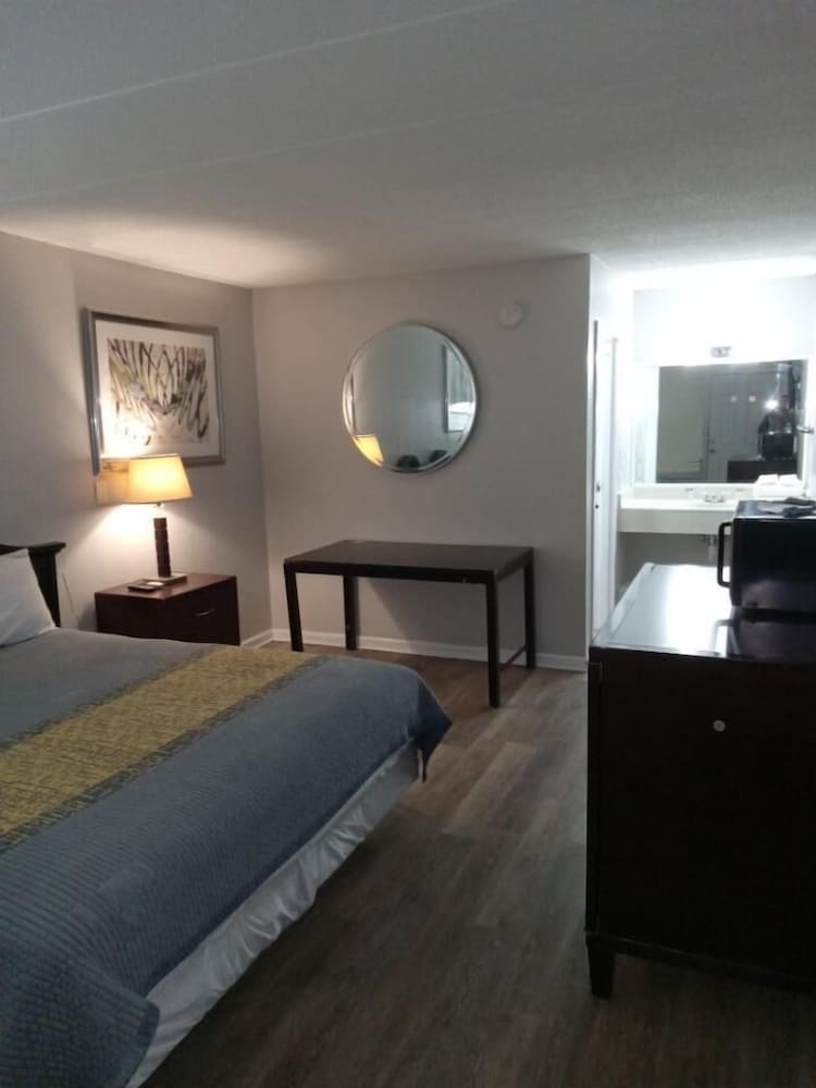 APM Inn & Suites 34/54