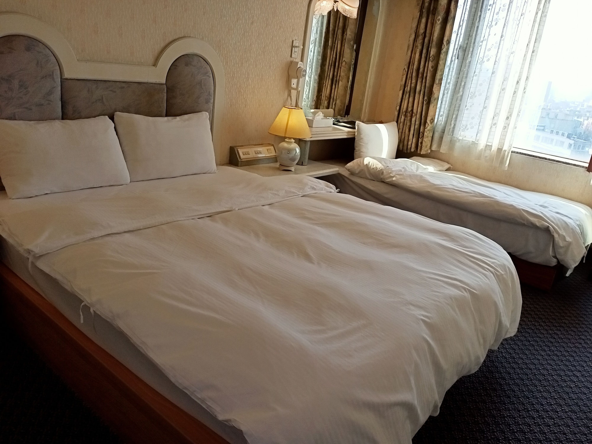 ROOM, TRIPLE