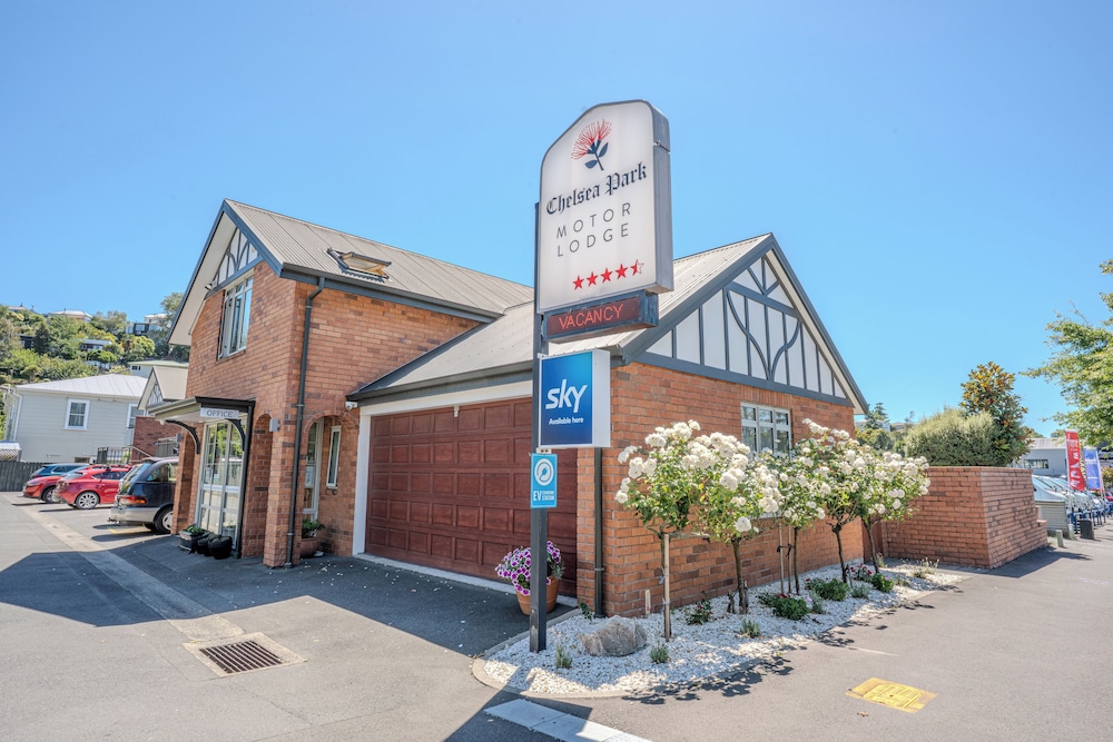 CHELSEA PARK MOTOR LODGE 55/66
