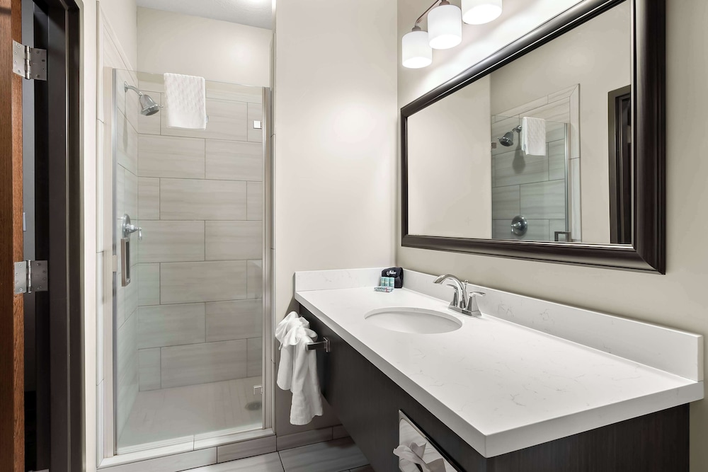 غرفة قياسية بسريرين كوين، Best Western Sawtooth Inn & Suites 7/9