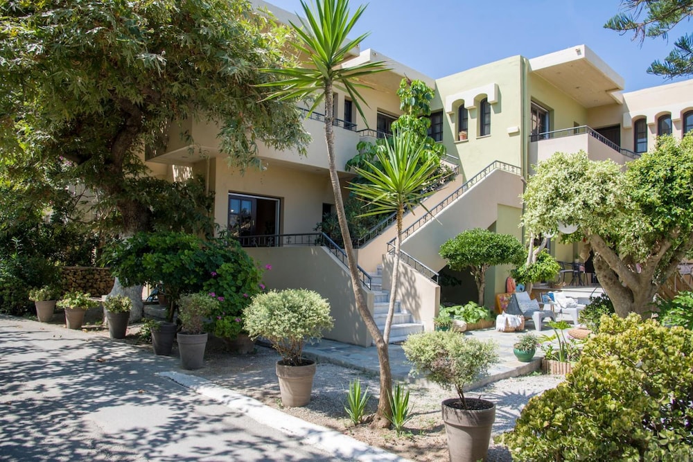 Evangelos Apartments 4/49