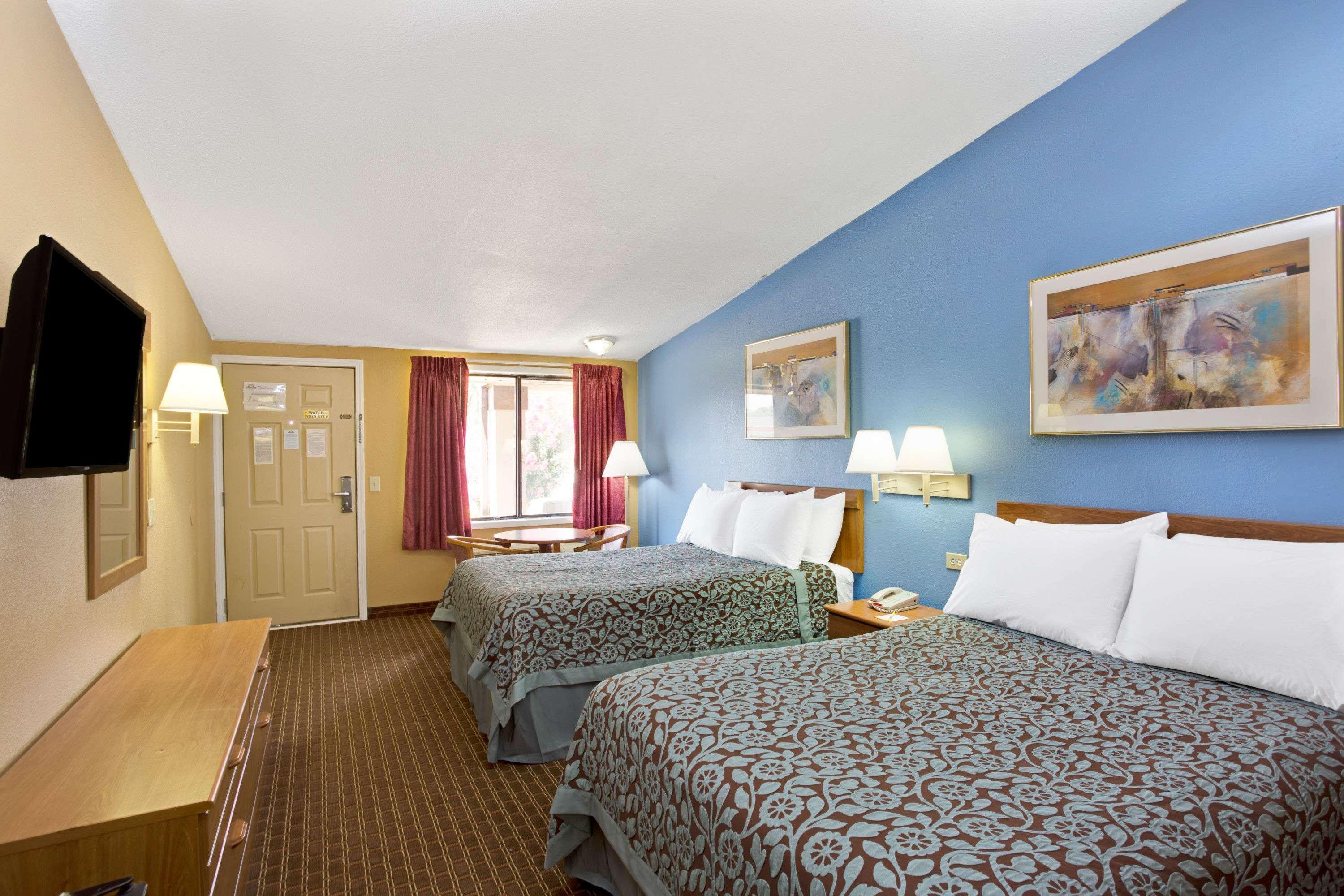 Days Inn by Wyndham Lawrenceville 4/18