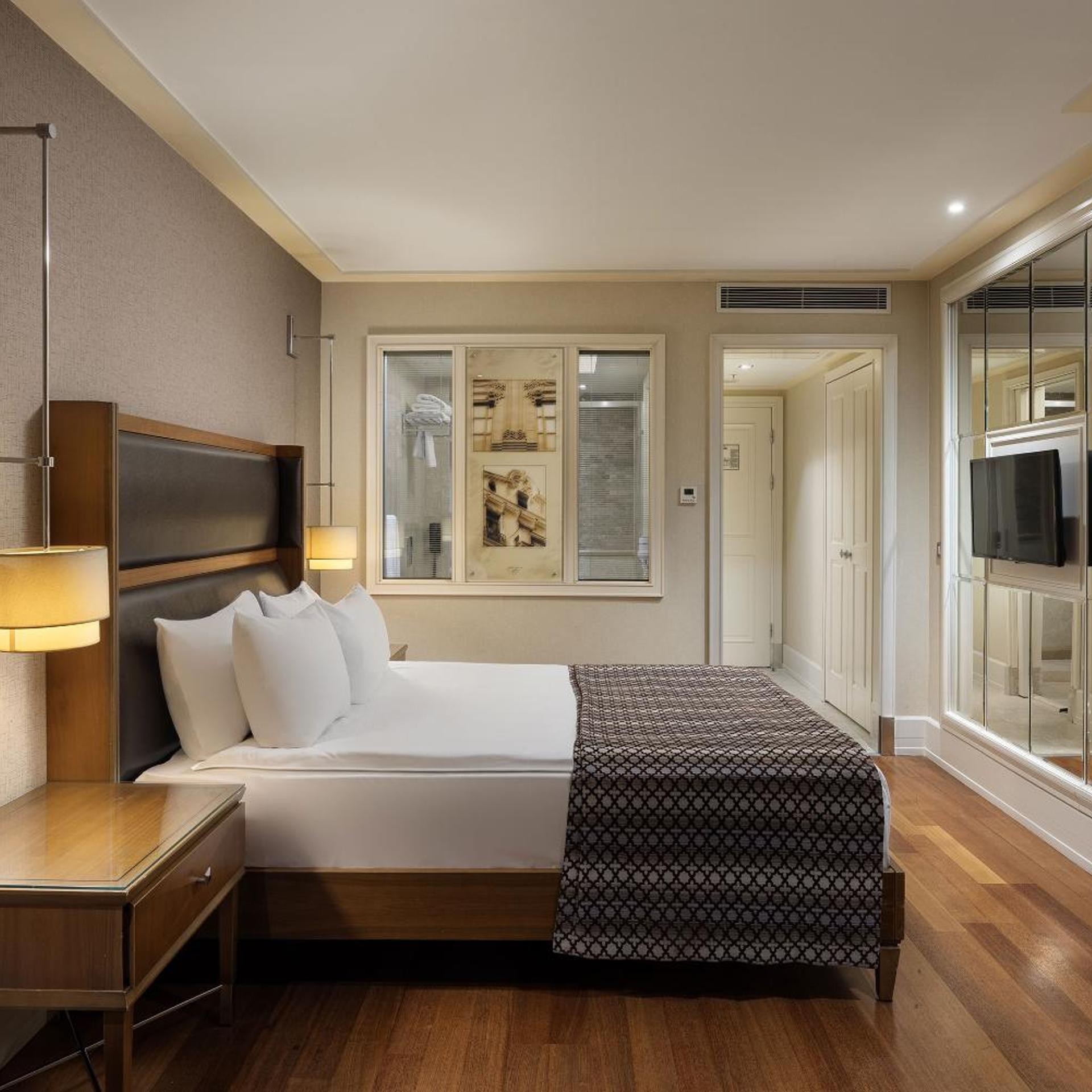 Superior Room 1 Queen bed or 2 Twin Beds