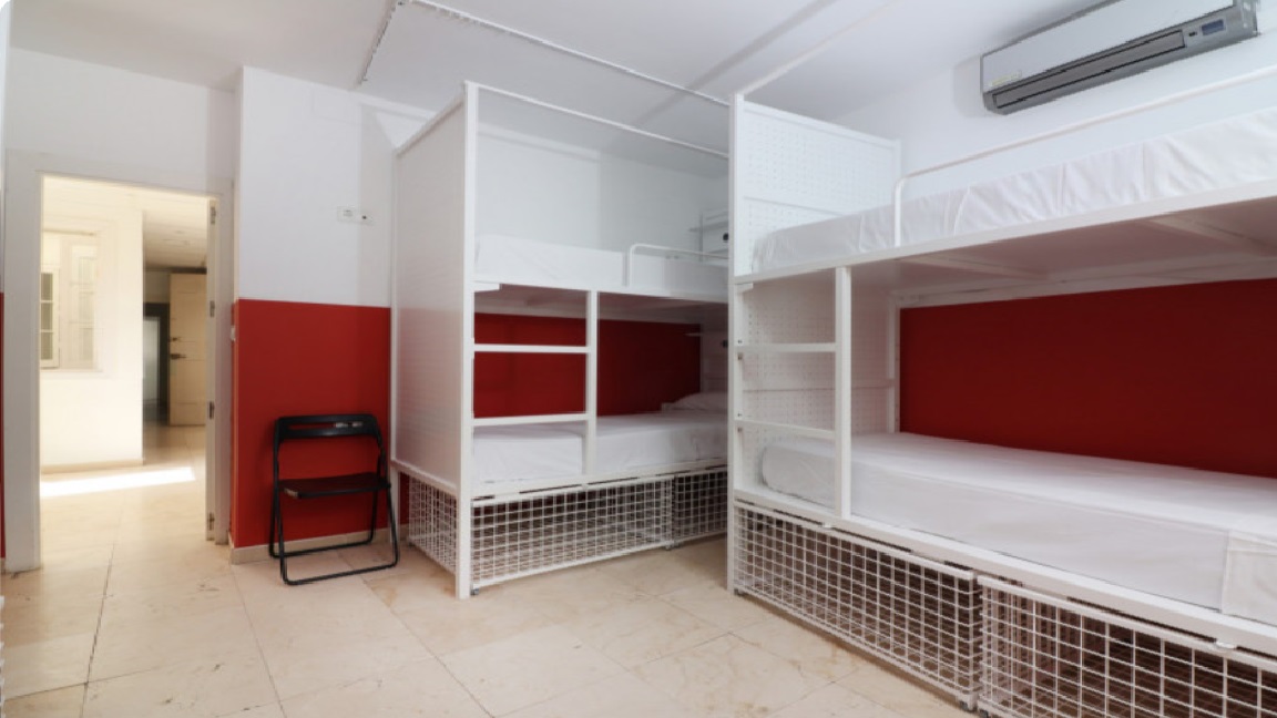 Room, 6 People, Shared Bathroom