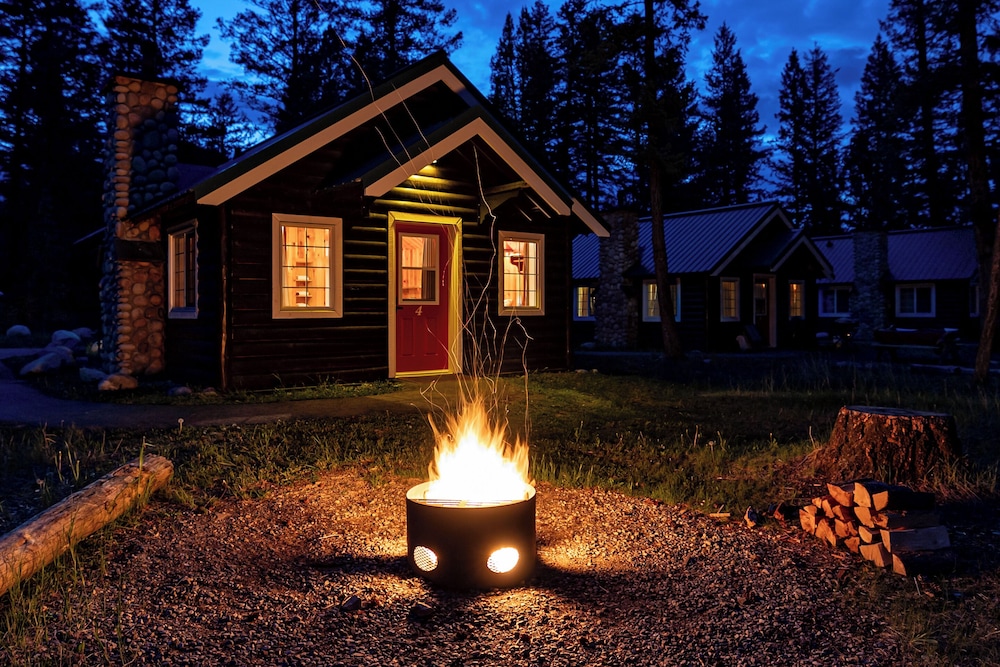 Pine Bungalows 48/50