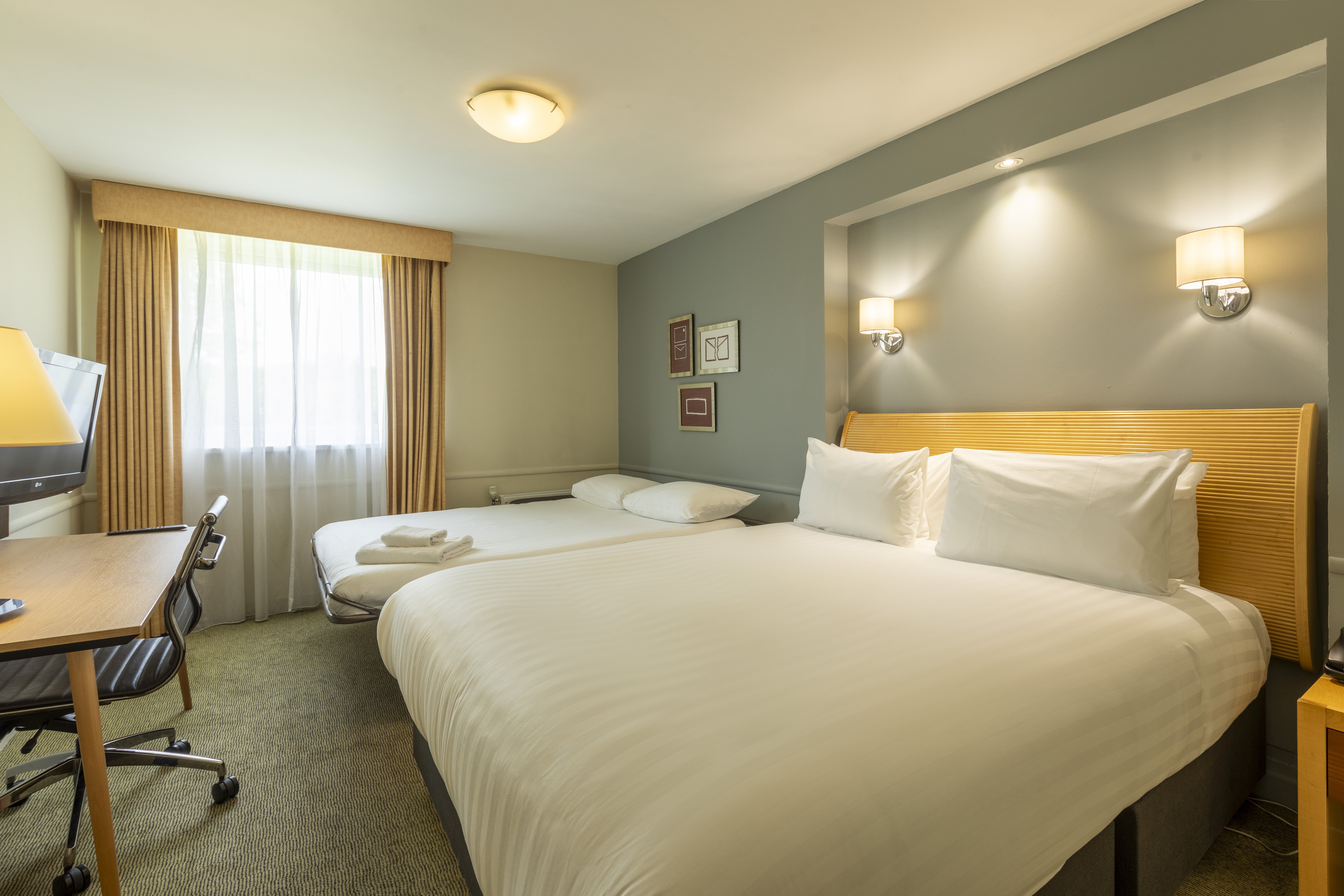 HOLIDAY INN BRENTWOOD M25, JCT 28 25/74