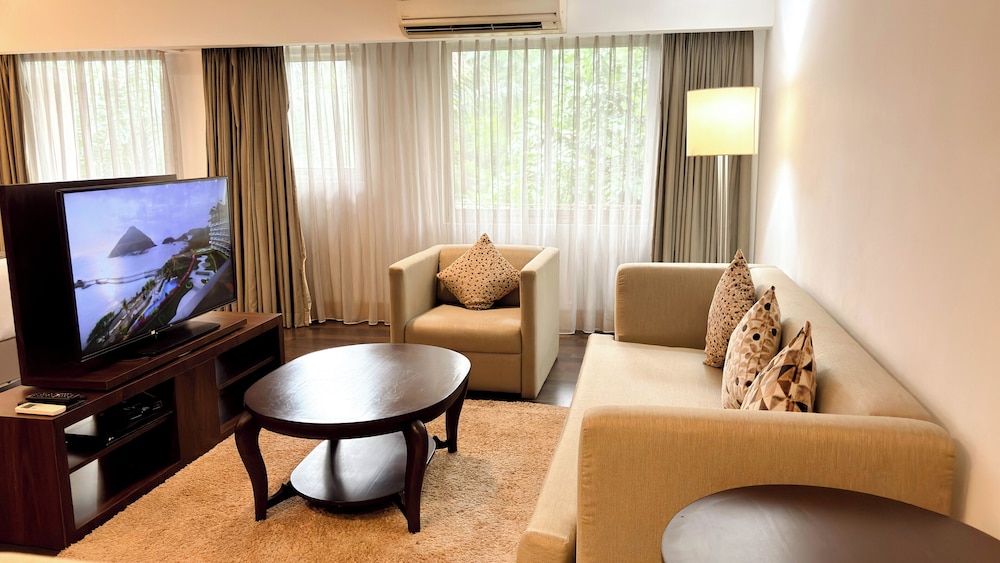 Delonix Hotel Karawang 32/55