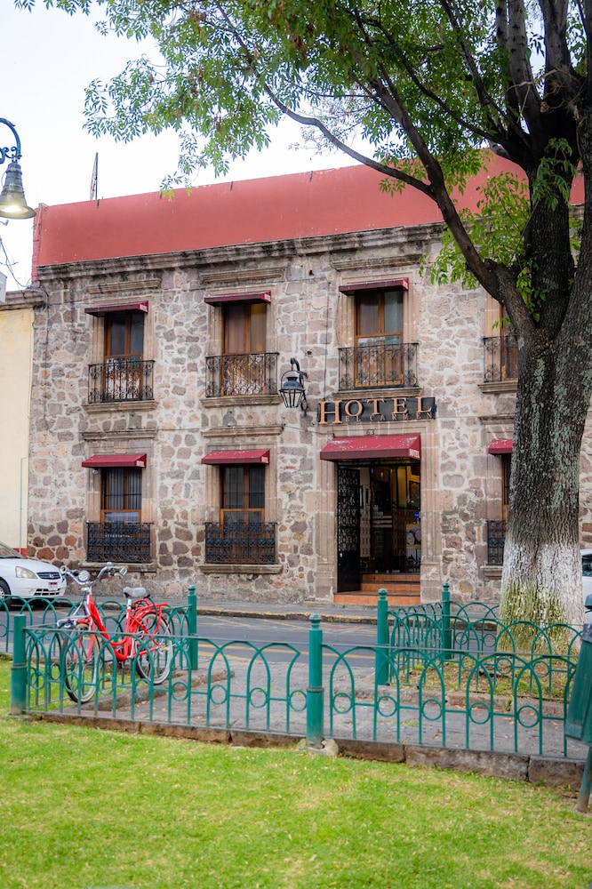 Hotel El Carmen 8/59