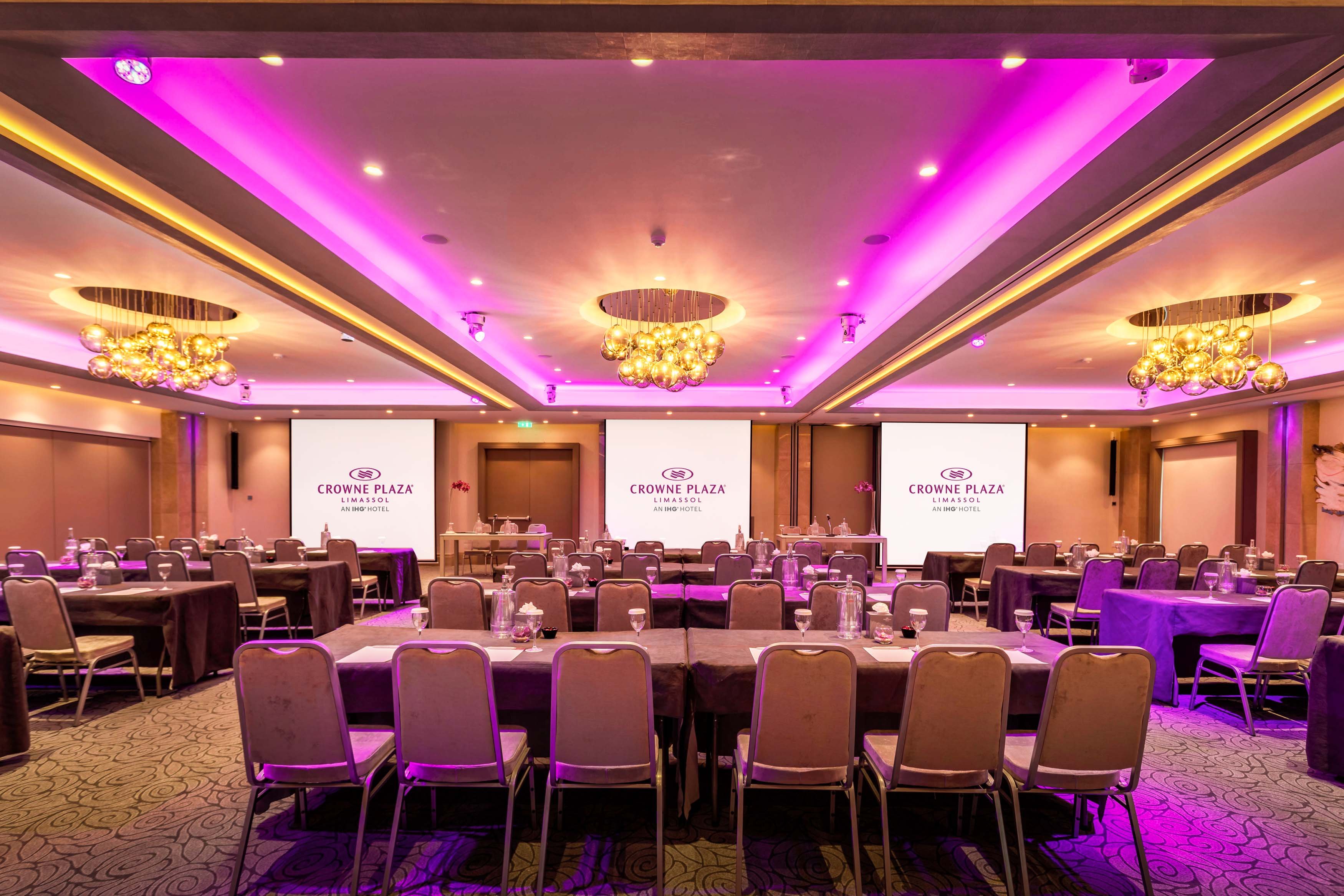 Crowne Plaza Limassol 67/75