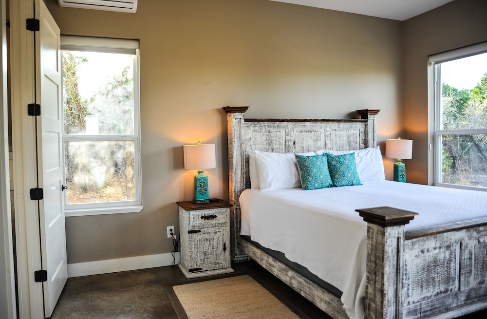Hill Country Casitas 23/73