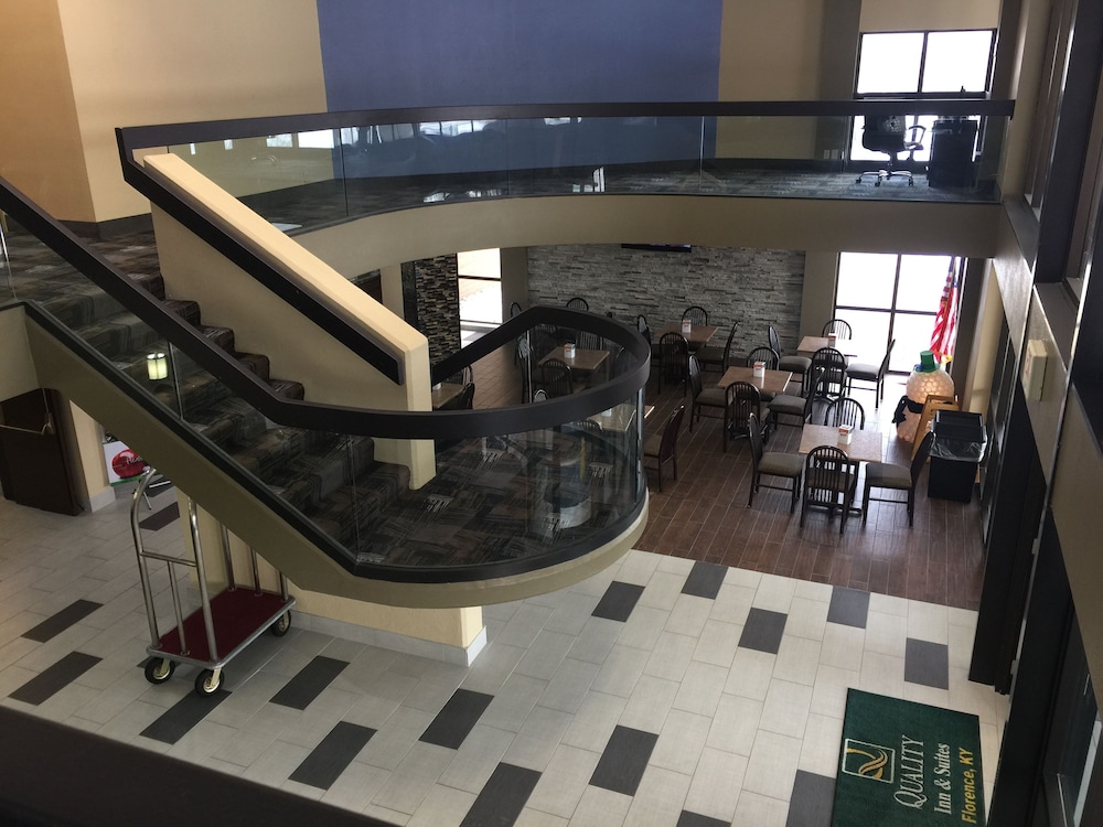 Quality Inn and Suites Florence Cincinnati South 28/48