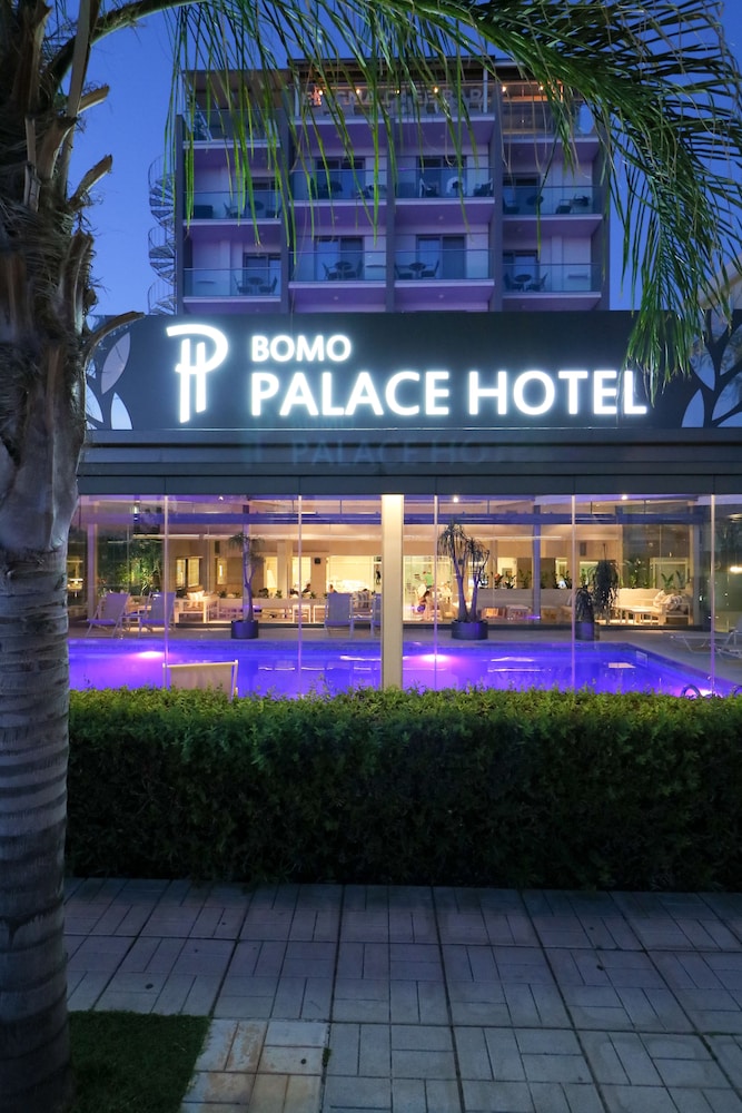 Palace Hotel in GLYFADA