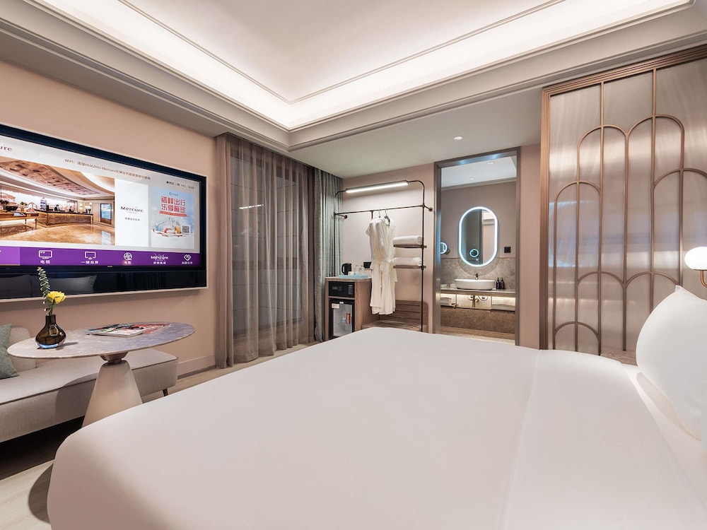 Mercure Ningbo Yinzhou 23/45