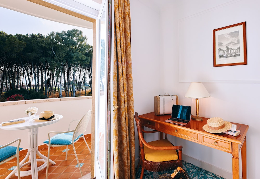 OLEANDRI RESORT 40/81