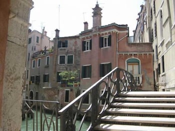 Charming Venice Apartments 6/78