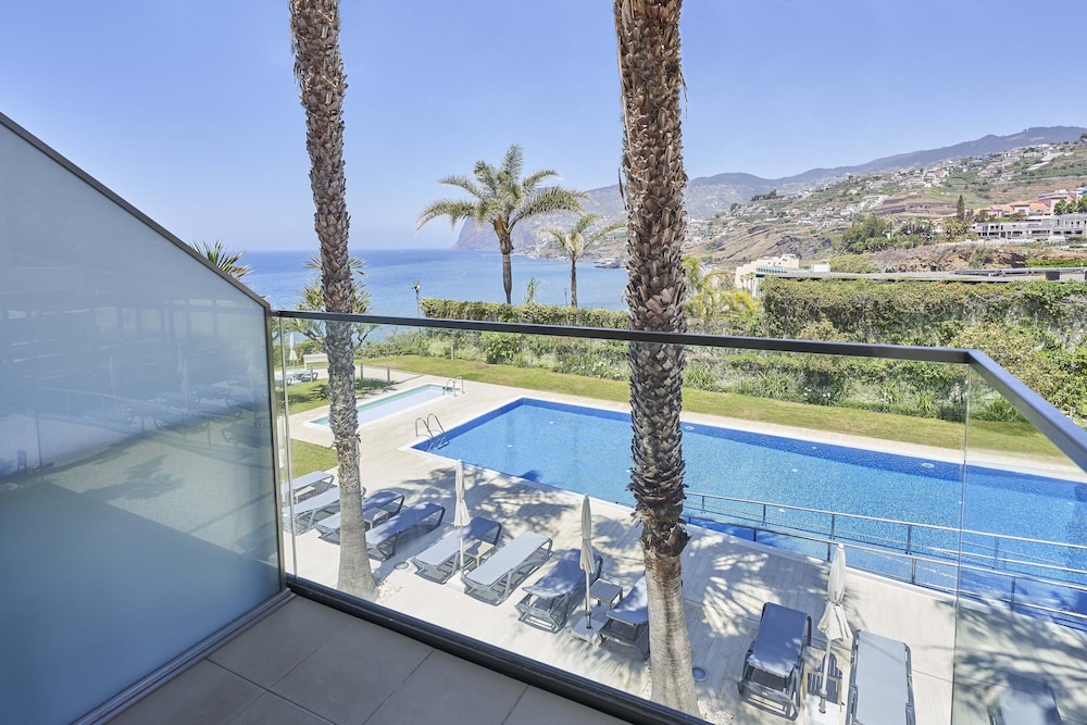 swimming pool spa