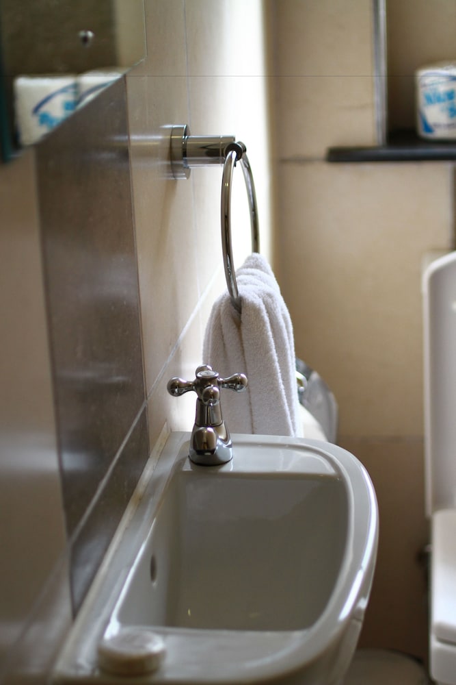 Longonot Place Serviced Apartments - Nairobi, City Centre CBD 10/60