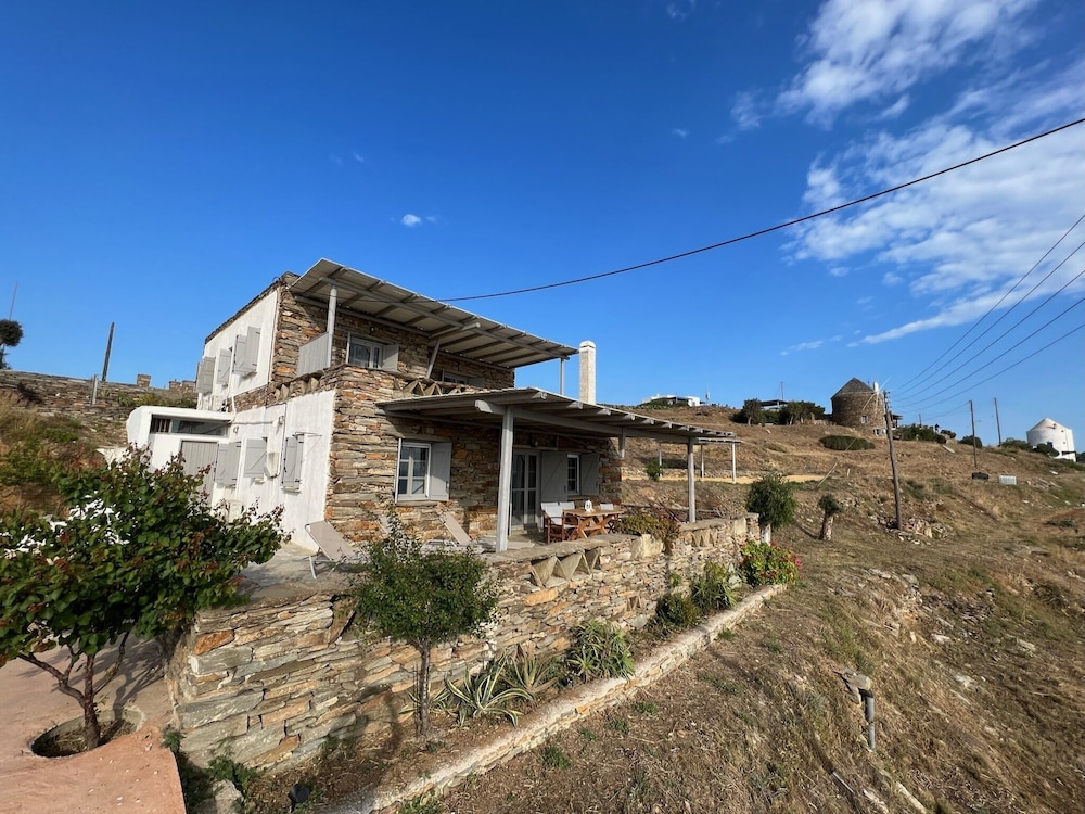 The Traditional Stone Villa 40/50