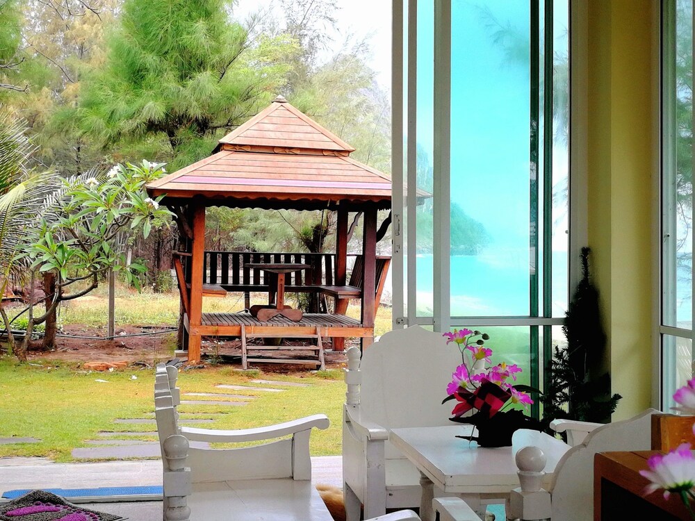 Aow Noi Sea View Resort 25/50
