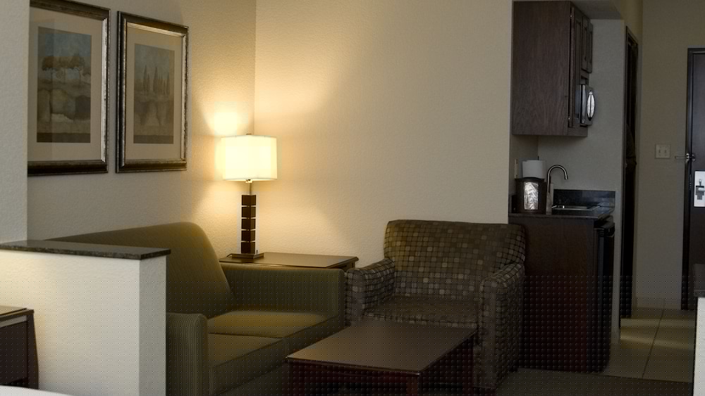 Holiday Inn Express Hotel And Suites Pittsburg 41/73