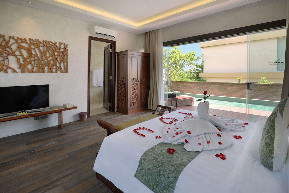 The Miracle Nusa Dua 13/50
