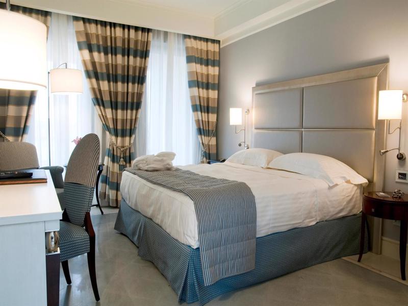 Room, Single, Double or Twin Bed