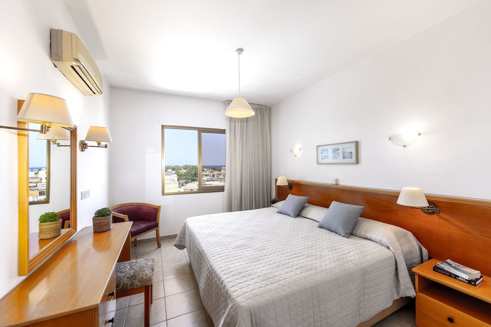 Stephanos Hotel Apartments 14/47
