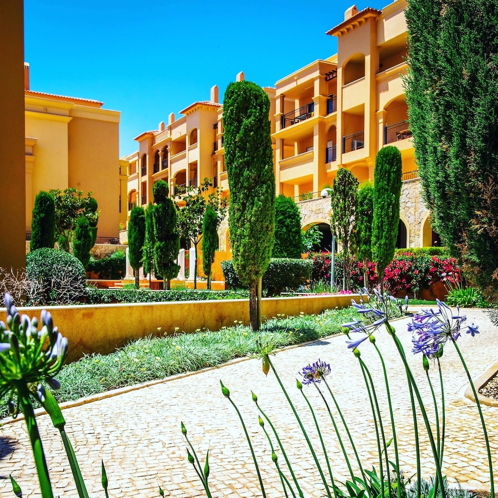 Baia da Luz Resort 68/72