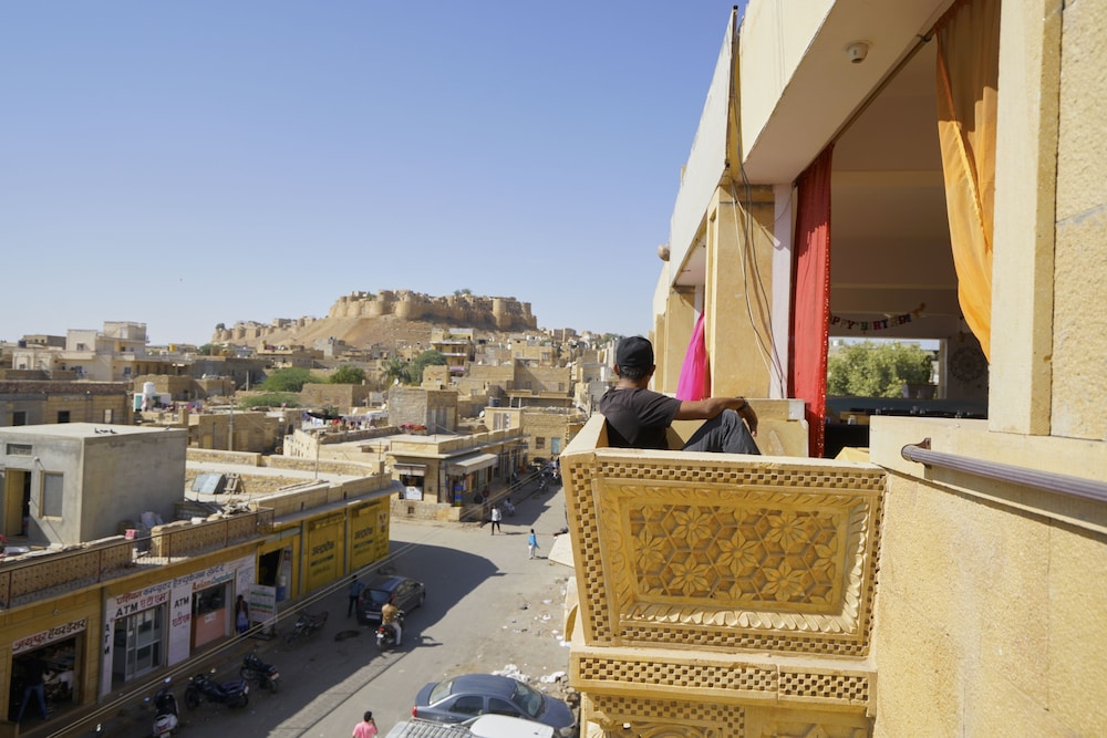 Mystic Jaisalmer Hostel / Backpacker 8/50