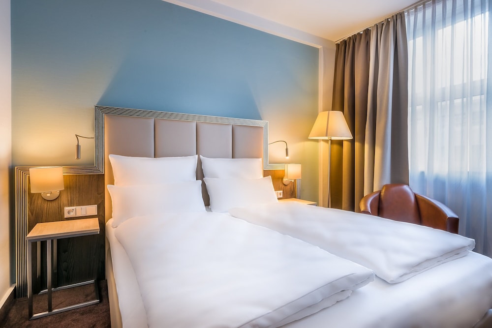 Garner Hotel Essen - Handelshof by IHG 27/85