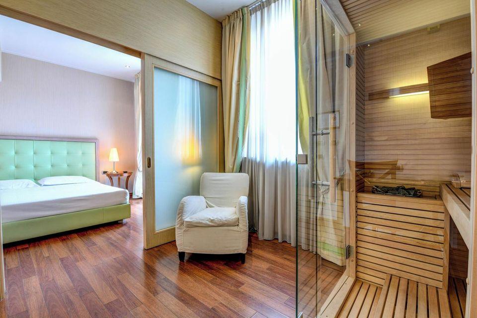 Suite, Sauna, Hot Tub