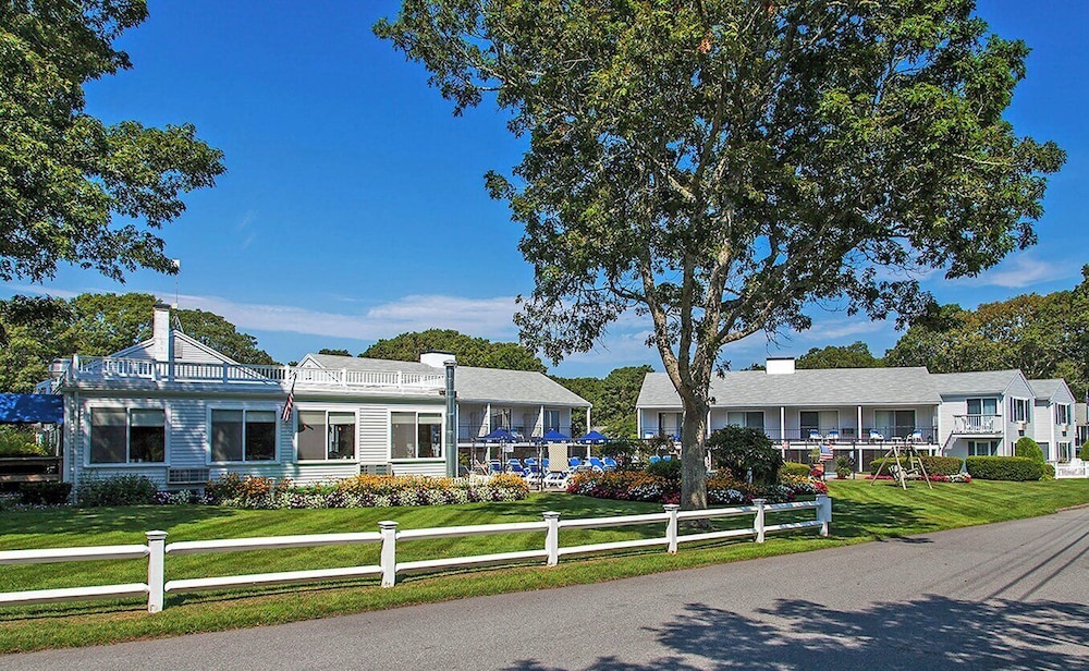 Blue Rock Resort 60/70