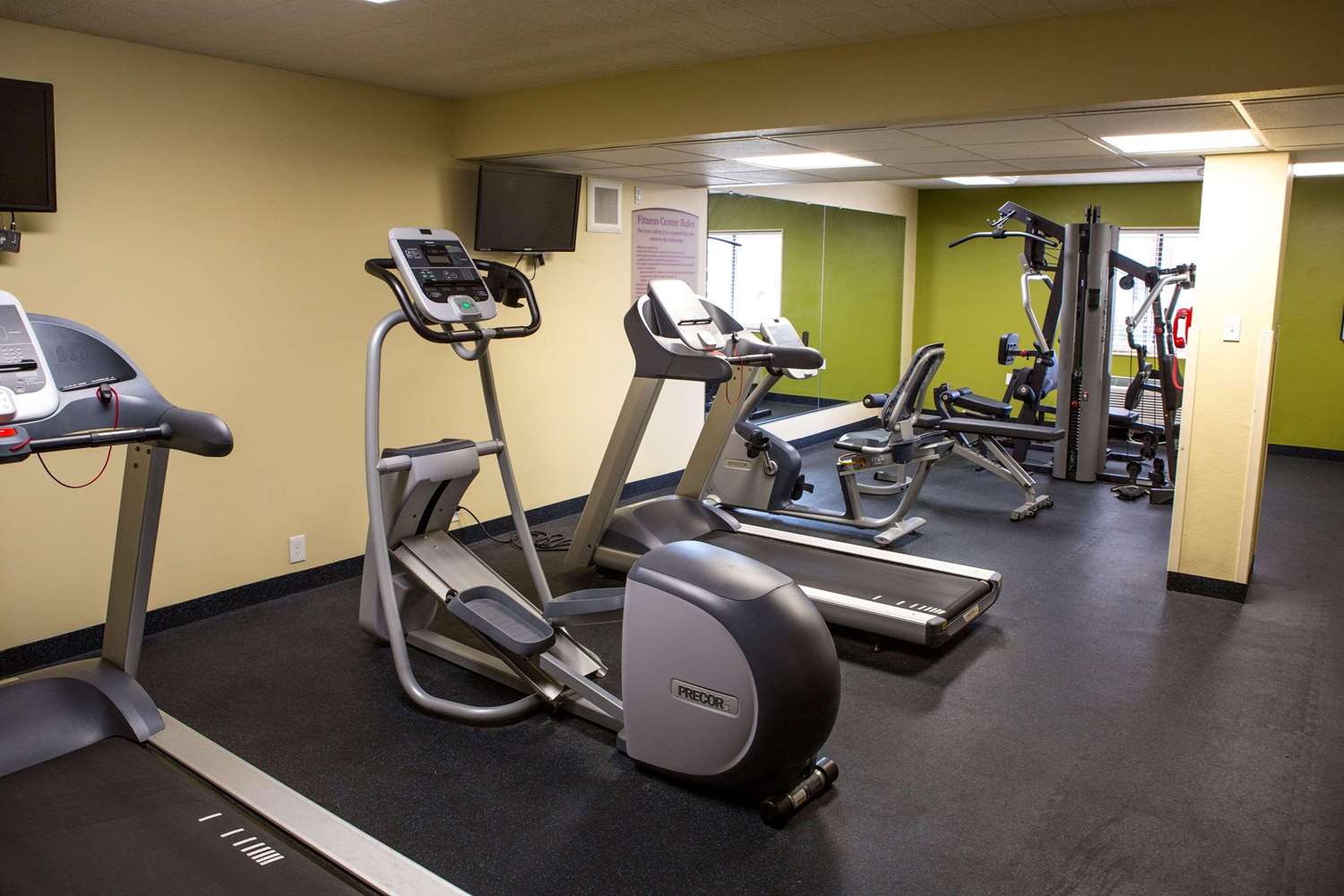 Country Inn and Suites by Radisson, Traverse City, MI 27/46